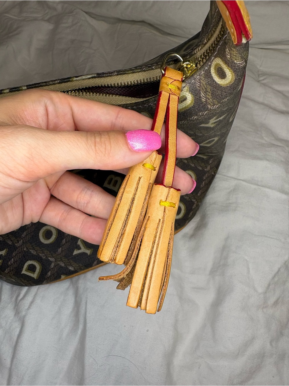 Dooney & Bourke Signature Bucket Shoulder Bag Coated Canvas. With Heart Charm - Picture 5 of 12